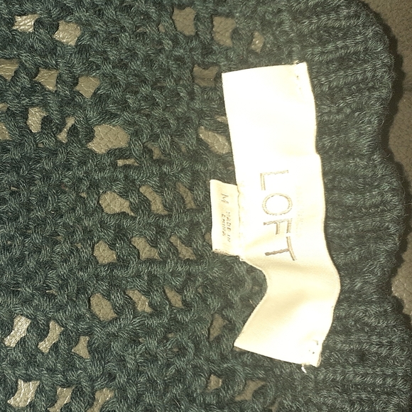 Ann Taylor LOFT Green Crochet Sweater Size Medium - Picture 4 of 4